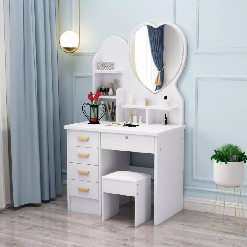 Postazione trucco con specchio a forma di cuore moderno Cotillard